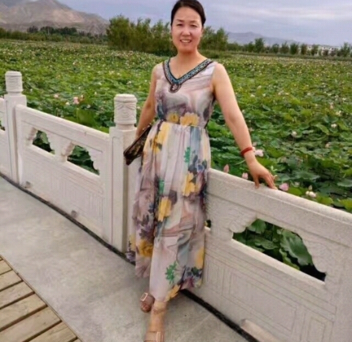 红叶的第一张照片--甘肃认干亲服务网